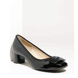 FERRAGAMO My Charm Black Patent Pumps Heels